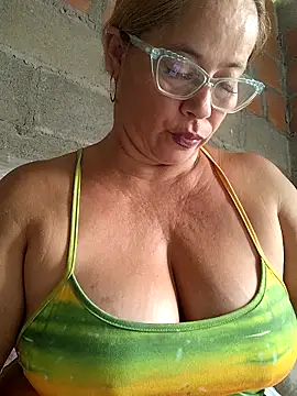 Snapshot of natally_ross21 chatting on 05/06/26, 01:04 natally ross21 online show from 05/06/26, 01:04