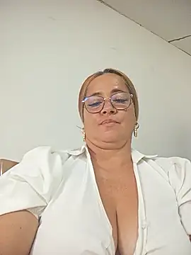 natally ross21 online show from 10/25/25, 01:56