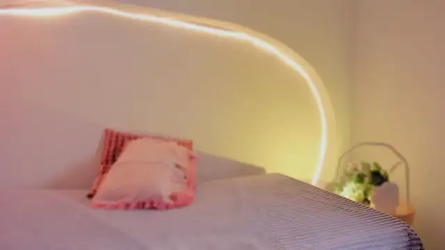 katiepeach  online show from 03/20/26, 11:44