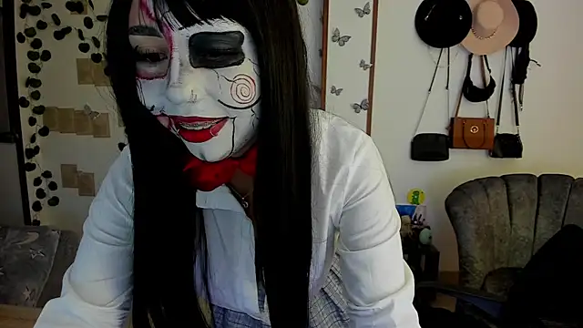 Snapshot of Fiore_Sanz_ chatting on 10/18/25, 03:08 Fiore Sanz online show from 10/18/25, 03:08