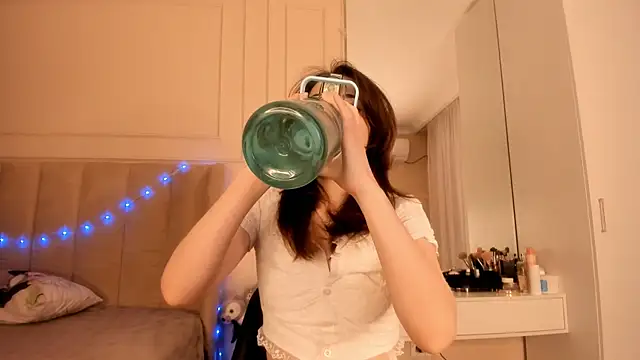 melissa yamazaki online show from 11/07/25, 05:12