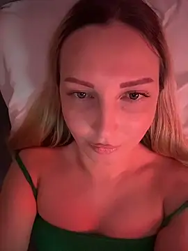 Snapshot of Aleksandrakis chatting on 02/15/26, 04:06 Aleksandrakis online show from 02/15/26, 04:06