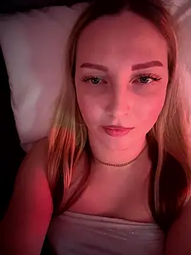 Snapshot of Aleksandrakis chatting on 01/14/26, 03:04 Aleksandrakis online show from 01/14/26, 03:04