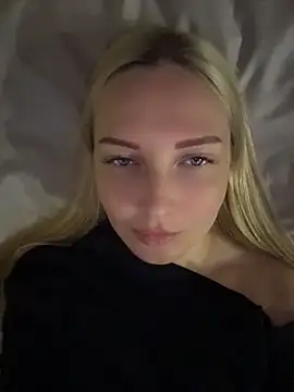 Snapshot of Aleksandrakis chatting on 06/17/26, 08:14 Aleksandrakis online show from 06/17/26, 08:14