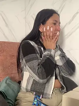 Snapshot of luna_asss chatting on 03/21/25, 11:01 luna asss online show from 03/21/25, 11:01