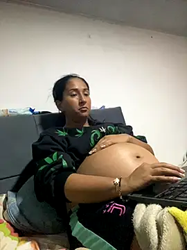 Snapshot of luna_asss chatting on 10/27/25, 04:19 luna asss online show from 10/27/25, 04:19