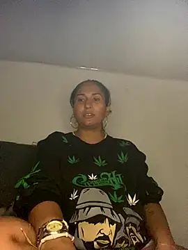 Snapshot of luna_asss chatting on 10/24/25, 07:57 luna asss online show from 10/24/25, 07:57