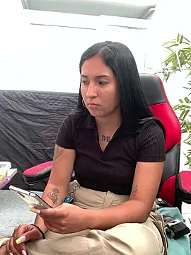 Snapshot of luna_asss chatting on 03/18/25, 08:37 luna asss online show from 03/18/25, 08:37