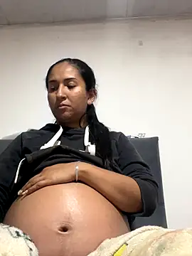 Snapshot of luna_asss chatting on 10/31/25, 05:31 luna asss online show from 10/31/25, 05:31