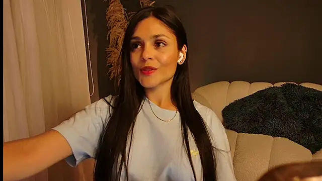 Snapshot of Danna-Saenz chatting on 01/16/25, 01:27 Danna-Saenz online show from 01/16/25, 01:27