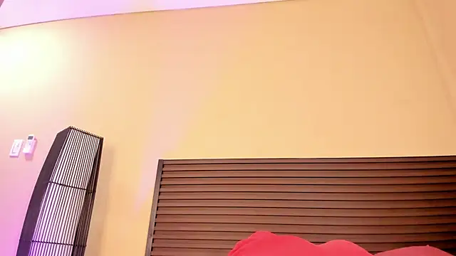 Kim Baker1 online show from 12/20/25, 08:33