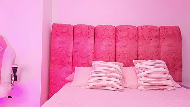 Snapshot of kendal_rossi chatting on 11/07/25, 12:10 kendal rossi online show from 11/07/25, 12:10