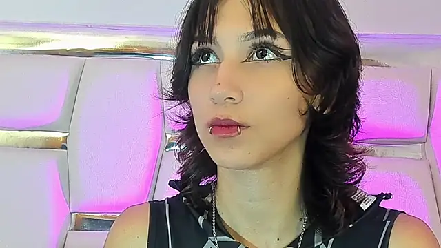 Naomi-Haruno online show from 02/11/25, 11:09