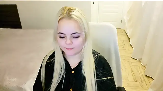 Snapshot of lovely-eyes chatting on 01/23/25, 01:30 lovely-eyes online show from 01/23/25, 01:30