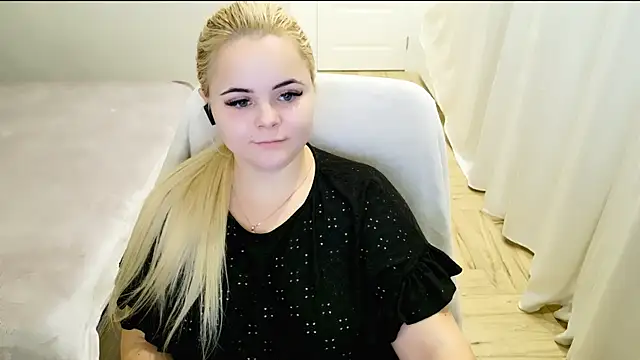 Snapshot of lovely-eyes chatting on 01/30/25, 04:27 lovely-eyes online show from 01/30/25, 04:27