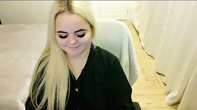Snapshot of lovely-eyes chatting on 02/13/25, 08:03 lovely-eyes online show from 02/13/25, 08:03