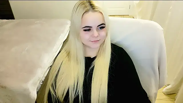 Snapshot of lovely-eyes chatting on 02/14/25, 02:07 lovely-eyes online show from 02/14/25, 02:07