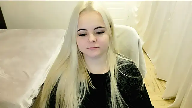 Snapshot of lovely-eyes chatting on 02/25/25, 09:15 lovely-eyes online show from 02/25/25, 09:15