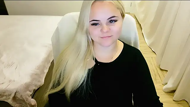 Snapshot of lovely-eyes chatting on 03/18/25, 12:08 lovely-eyes online show from 03/18/25, 12:08