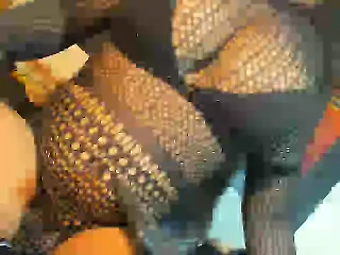 Snapshot of cristallwright chatting on 04/14/26, 04:06 cristallwright online show from 04/14/26, 04:06