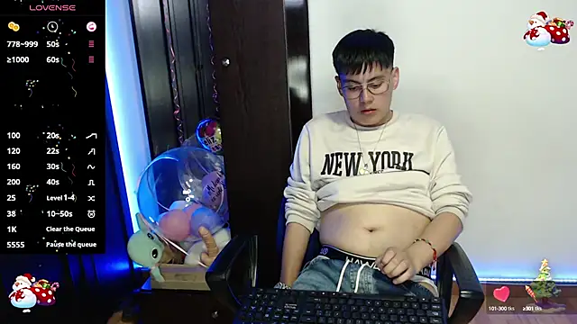 Snapshot of Naim__cruise chatting on 12/21/24, 05:03 Naim cruise online show from 12/21/24, 05:03