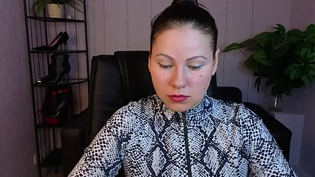 Dana  dom online show from 04/13/26, 04:05