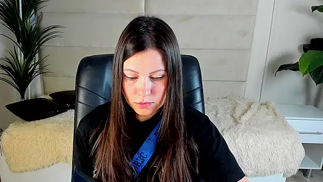 Dana  dom online show from 11/17/25, 12:36