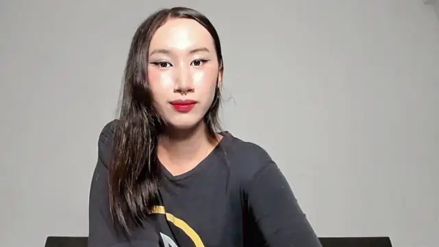 Snapshot of asian_kiya chatting on 10/17/25, 08:21 asian kiya online show from 10/17/25, 08:21