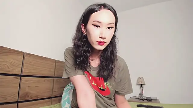 Snapshot of asian_kiya chatting on 12/13/24, 04:16 asian kiya online show from 12/13/24, 04:16