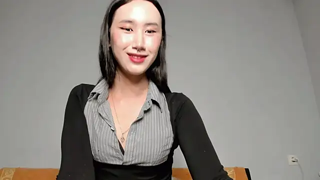 Snapshot of asian_kiya chatting on 10/22/25, 02:44 asian kiya online show from 10/22/25, 02:44