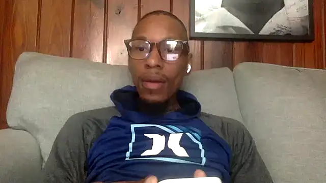 Snapshot of KingDerRico chatting on 10/13/25, 05:03 KingDerRico online show from 10/13/25, 05:03