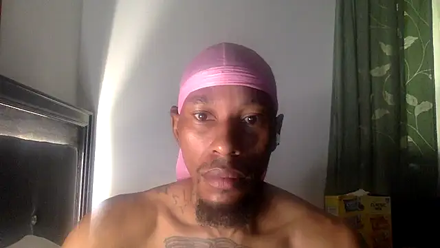 Snapshot of KingDerRico chatting on 10/01/25, 03:05 KingDerRico online show from 10/01/25, 03:05