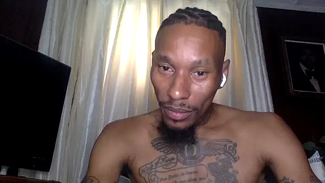 Snapshot of KingDerRico chatting on 10/02/25, 09:18 KingDerRico online show from 10/02/25, 09:18