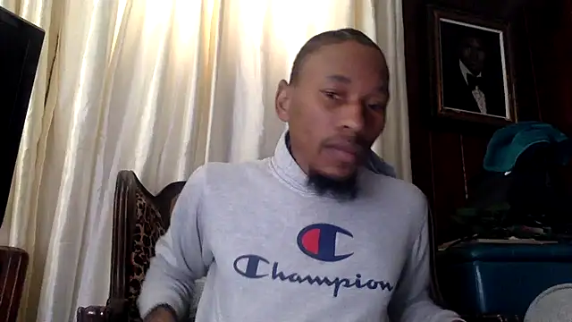 Snapshot of KingDerRico chatting on 10/31/25, 04:36 KingDerRico online show from 10/31/25, 04:36