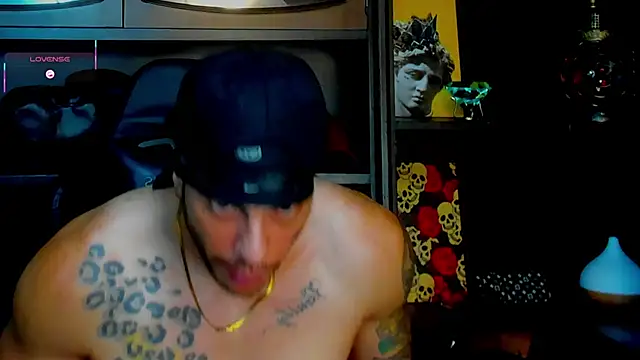Snapshot of RickG_Oficial chatting on 09/29/25, 11:32 RickG Oficial online show from 09/29/25, 11:32