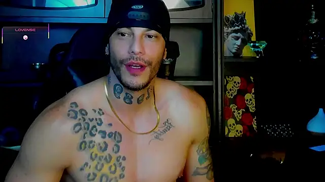 Snapshot of RickG_Oficial chatting on 10/01/25, 11:08 RickG Oficial online show from 10/01/25, 11:08