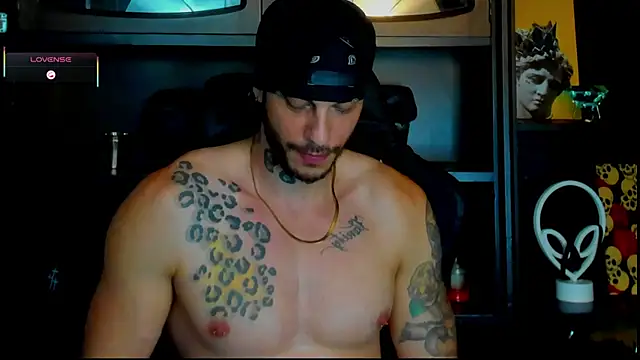 Snapshot of RickG_Oficial chatting on 09/19/25, 10:47 RickG Oficial online show from 09/19/25, 10:47