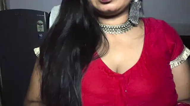 Snapshot of Gulaboo_bhabi chatting on 06/14/26, 05:14 Gulaboo bhabi online show from 06/14/26, 05:14