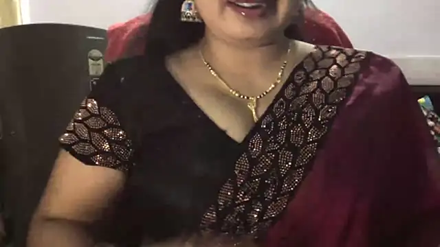 Snapshot of Gulaboo_bhabi chatting on 06/07/26, 04:45 Gulaboo bhabi online show from 06/07/26, 04:45