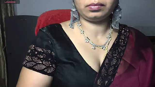 Snapshot of Gulaboo_bhabi chatting on 07/05/26, 12:26 Gulaboo bhabi online show from 07/05/26, 12:26