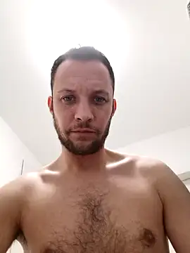 Snapshot of Chriso0007 chatting on 12/21/25, 10:39 Chriso0007 online show from 12/21/25, 10:39