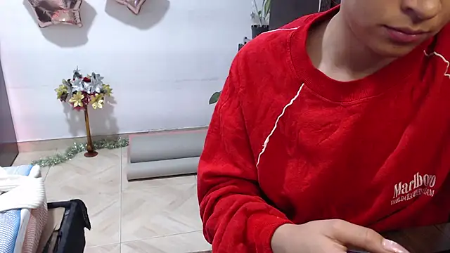 Zoe--khalL online show from 12/22/25, 04:12