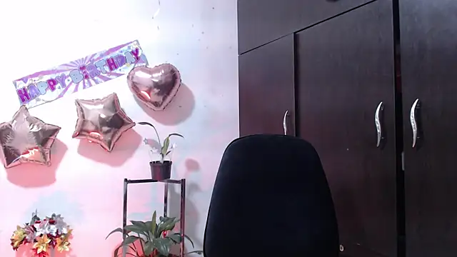 Zoe--khalL online show from 12/21/25, 04:03