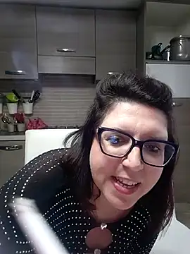 carolyne2023 online show from 02/05/26, 03:41