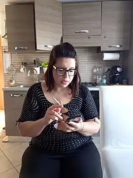 carolyne2023 online show from 04/05/26, 08:21