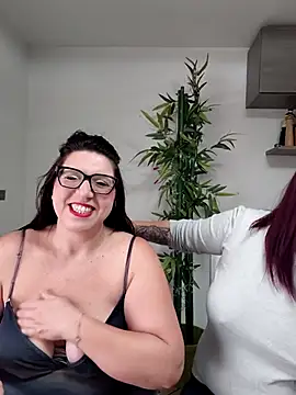 carolyne2023 online show from 12/04/25, 08:46