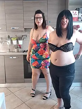 carolyne2023 online show from 04/18/26, 07:33