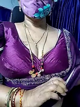 Snapshot of Rani_Darling_99 chatting on 04/21/26, 09:32 Rani Darling 99 online show from 04/21/26, 09:32