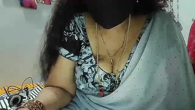 Snapshot of Rani_Darling_99 chatting on 10/04/25, 06:42 Rani Darling 99 online show from 10/04/25, 06:42