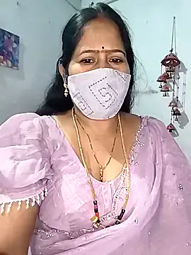 Snapshot of Rani_Darling_99 chatting on 10/22/25, 04:06 Rani Darling 99 online show from 10/22/25, 04:06